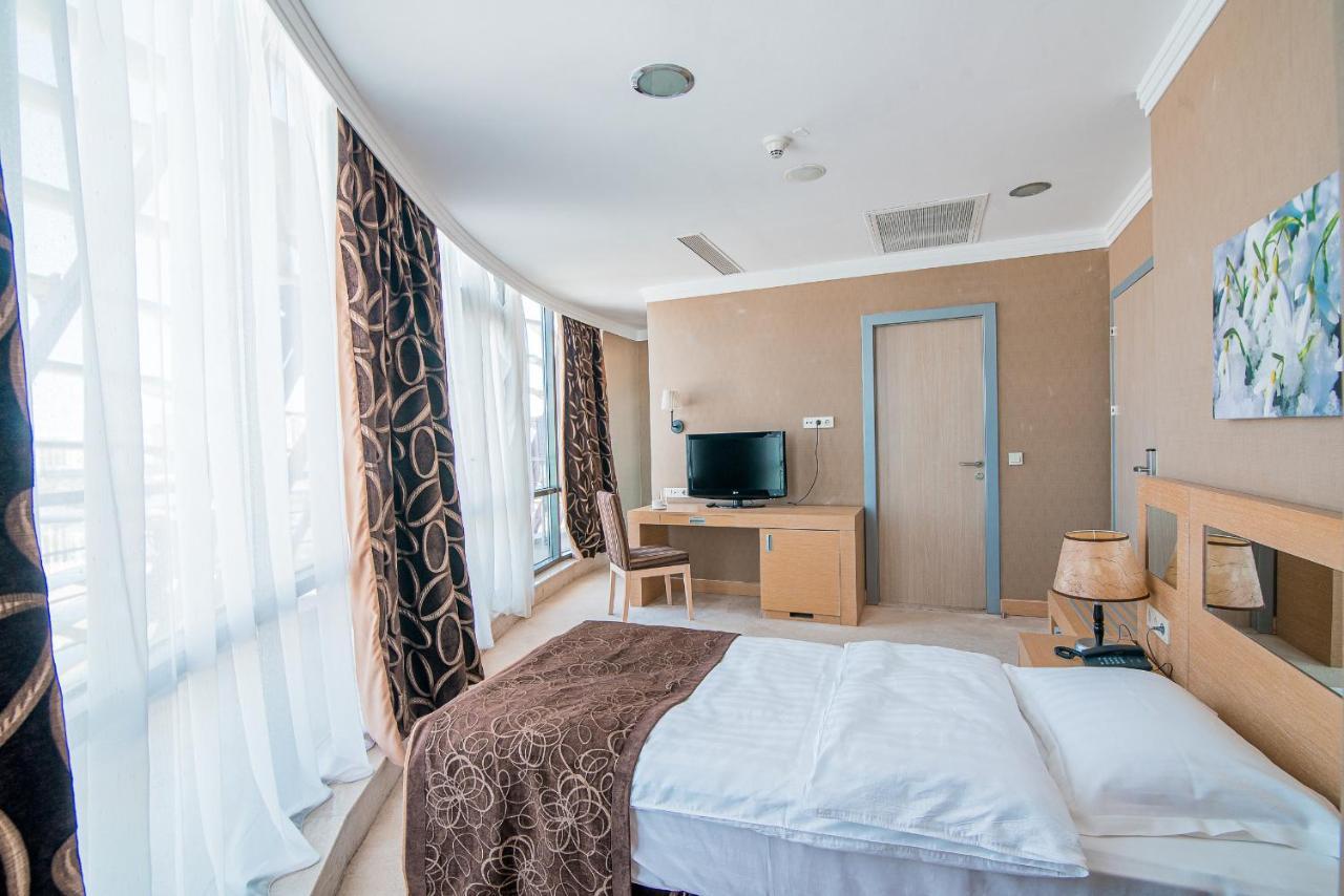 אסטנה Alau Hotel מראה חיצוני תמונה