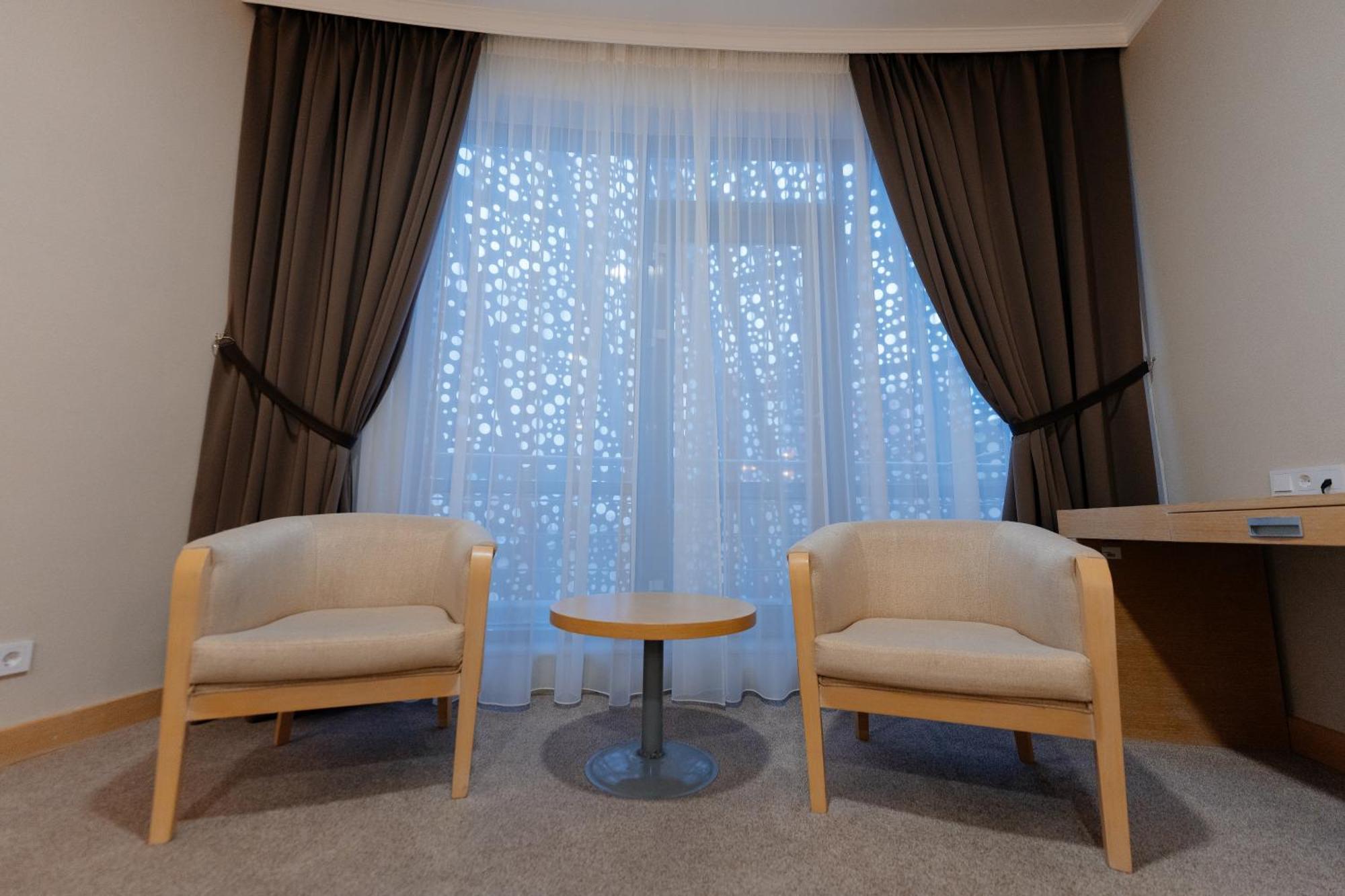 אסטנה Alau Hotel מראה חיצוני תמונה