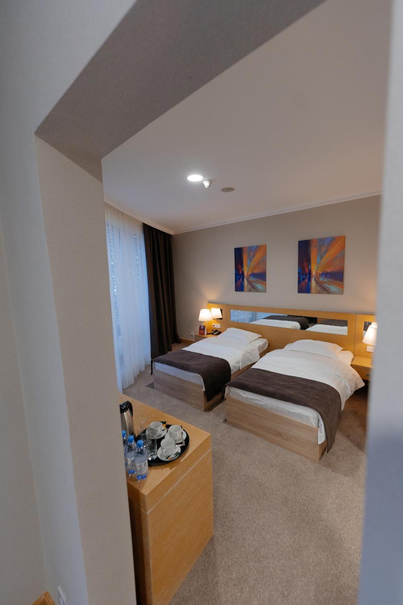 אסטנה Alau Hotel מראה חיצוני תמונה