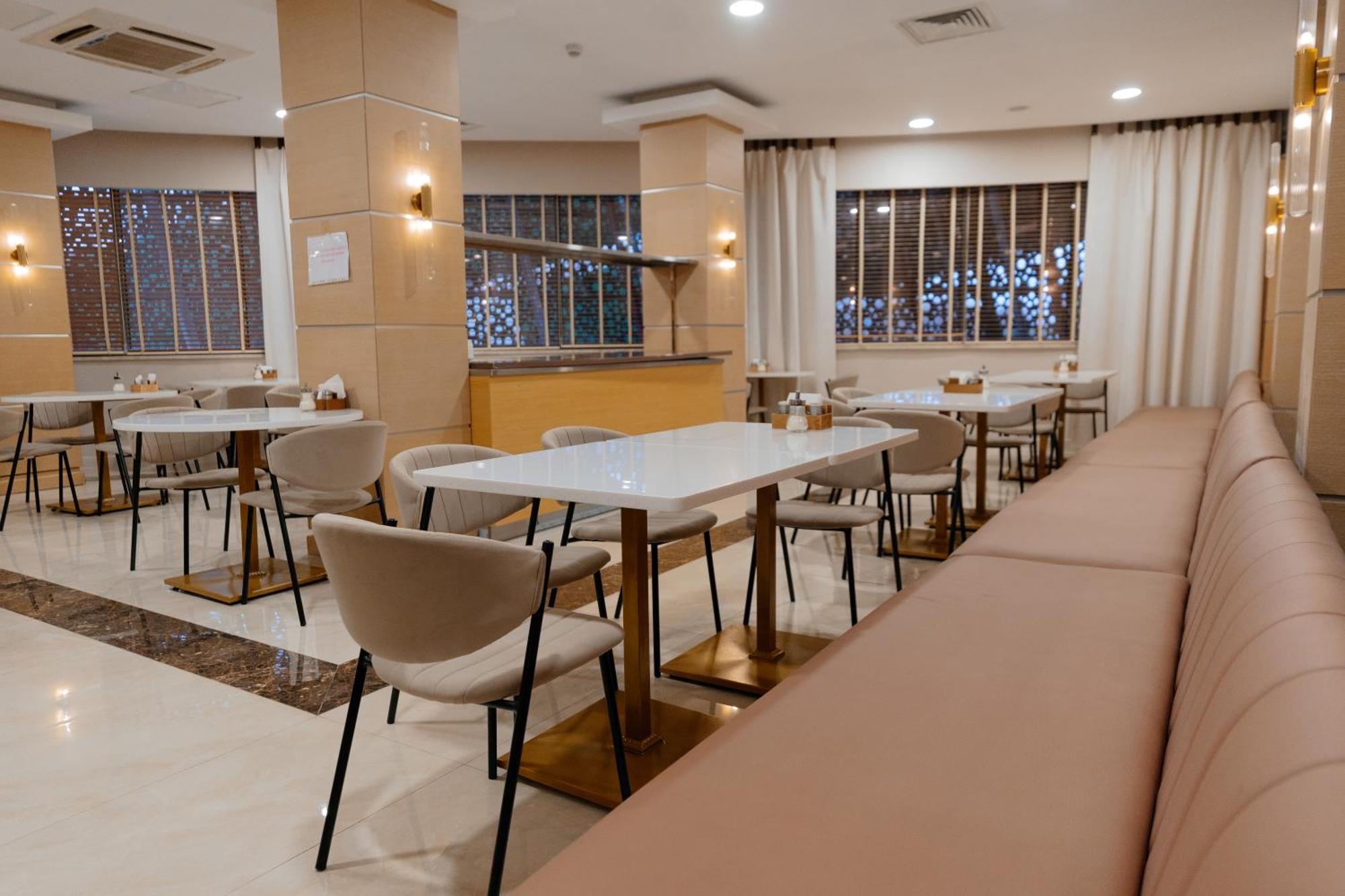 אסטנה Alau Hotel מראה חיצוני תמונה