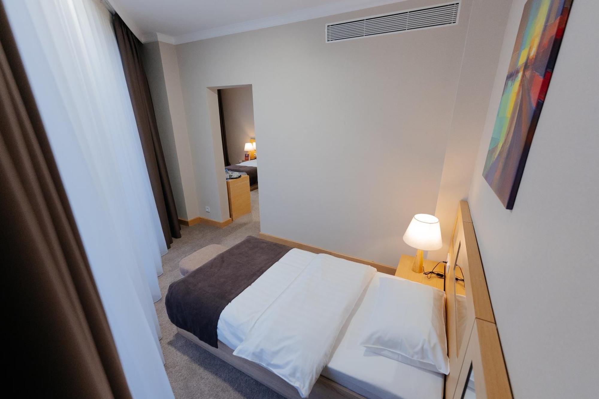 אסטנה Alau Hotel מראה חיצוני תמונה