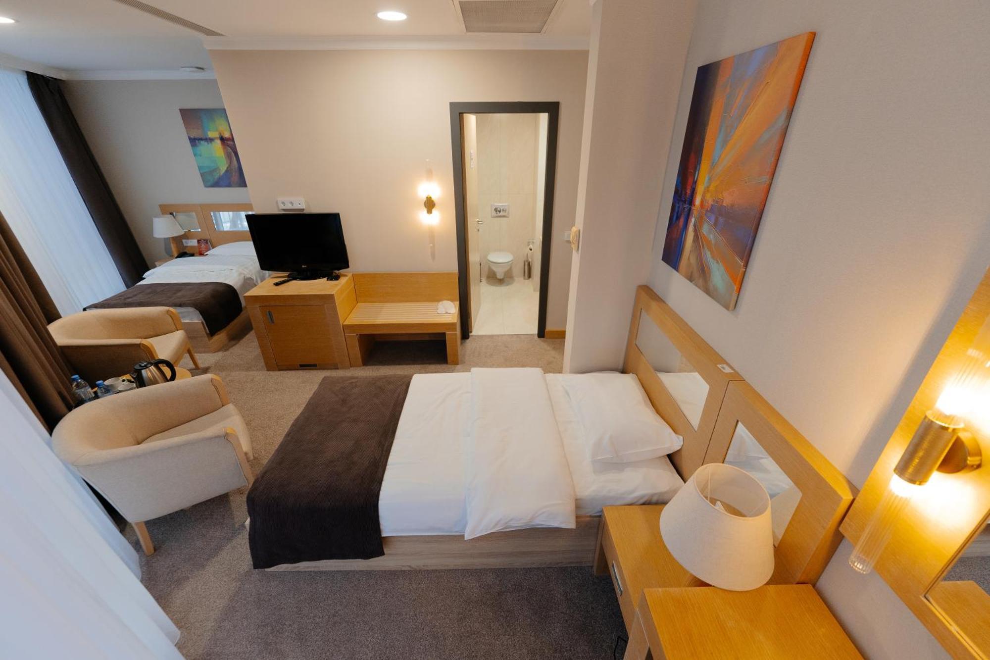 אסטנה Alau Hotel מראה חיצוני תמונה