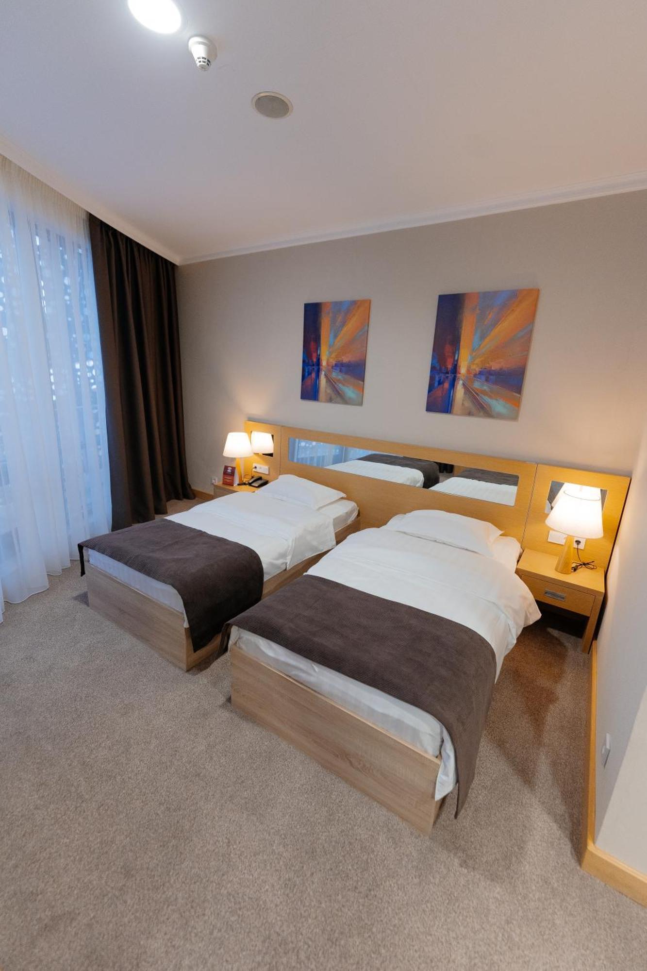 אסטנה Alau Hotel מראה חיצוני תמונה