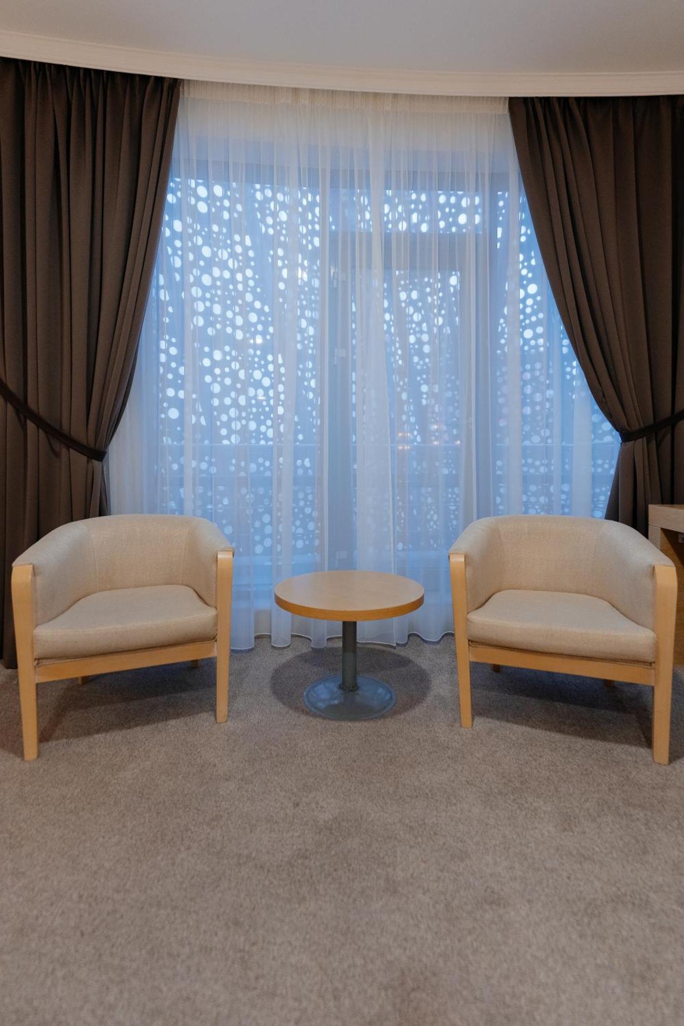 אסטנה Alau Hotel מראה חיצוני תמונה