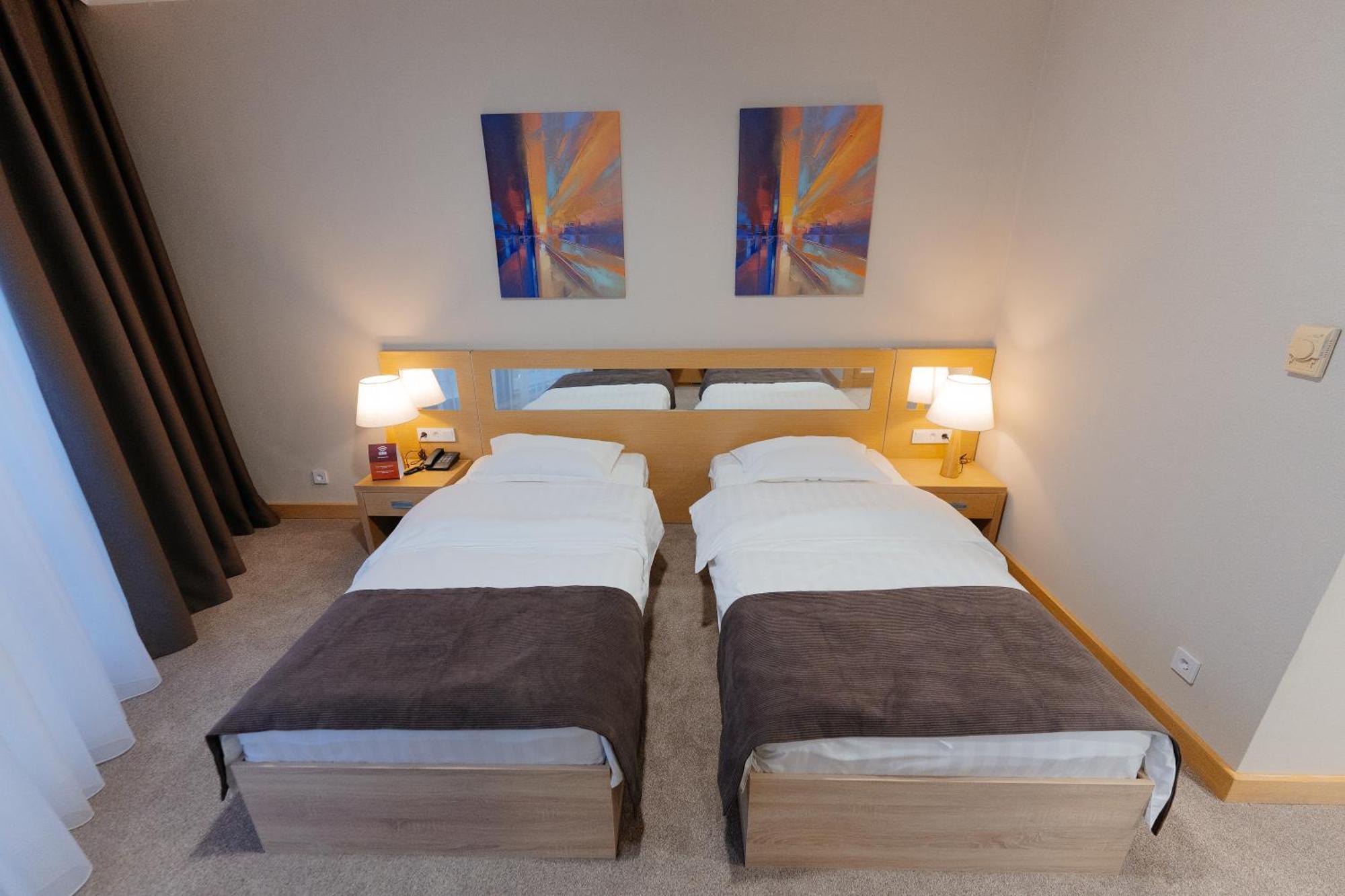 אסטנה Alau Hotel מראה חיצוני תמונה
