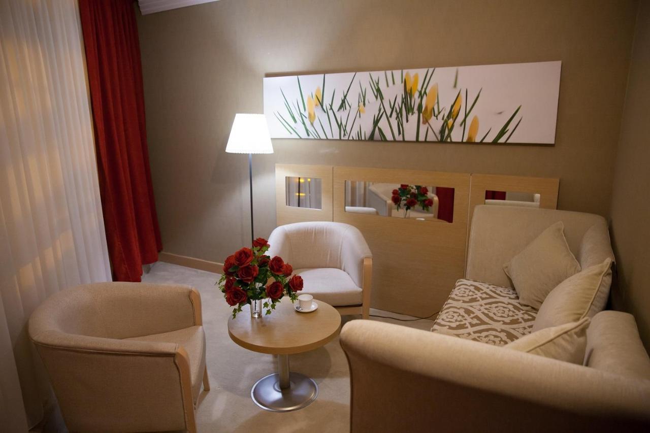 אסטנה Alau Hotel מראה חיצוני תמונה